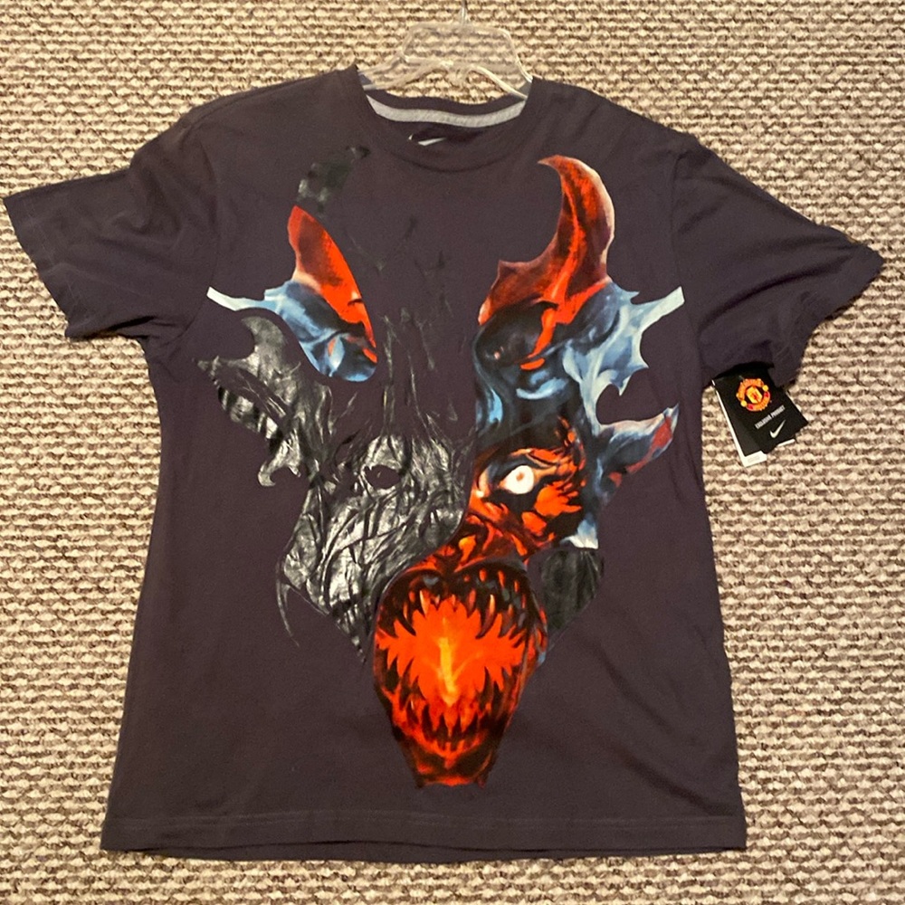 Grey Manchester United T-shirt. Size L.